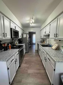 Savannah 3/2 King Suite, Fenced Yard, Golf Course - Image 4