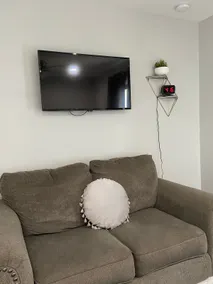 Homey Newly Built Apt w/ WiFi and Private Entrance - Image 2