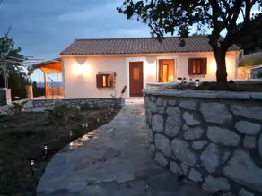 17th Century Scenic Traditional Cottage - Image 3