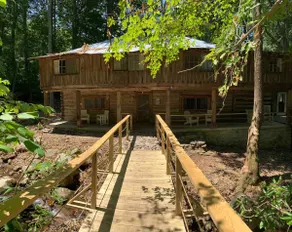 Beautiful Arrowhead Lodge in Jefferson Forest - Image 2