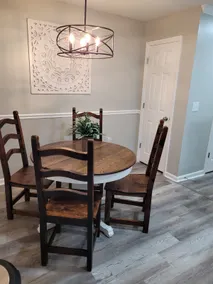 Chic, newly renovated townhome - Image 2