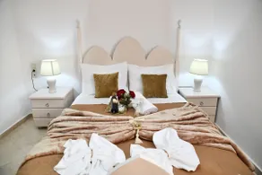 Kleopatra Deluxe Apartment with Jacuzzi - Image 3