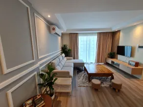 Lovely 1878 Apartment 3-bedrooms with free parking - Image 5