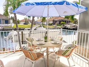 Waterside One Bedroom Apartment with boat dock - Image 5