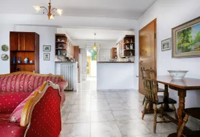 A gem next to the sea and close to the airport - Image 2