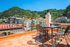 Sea Views House w/Solarium/Rooftop • Walk to Beach - Image 3