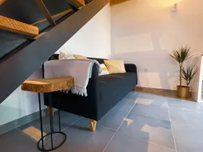 Rustic/modern house located in the city center - Image 2