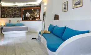 GORGEOUS STUDIO IN PRIVATE VILLA - Image 3