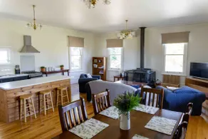Pound Hill Cottage Miners Rest Ballarat - Image 4