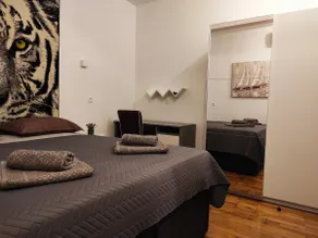 Separated condo, near both city center and d beach - Image 5