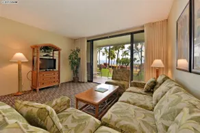 Bord de l'océan à Ka'anapali Shores. Faites un pas vers l'océan! - Image 3