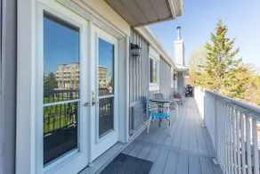 Modern & Chic Sanctuary Suite in Collingwood - Image 2