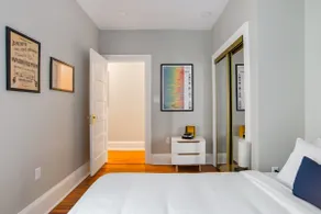 Massive 6BR & 4BA Private Duplex Townhouse Central - Image 3