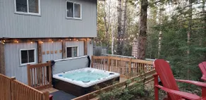 Enchanted Forest retreat🌲✨King bed suite & Spa - Image 4