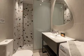 Central Luxury Apartment - Image 4