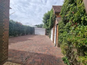 Beautifully developed historic stables, high spec - Image 4