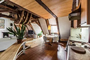 Rustic 3 bedroom loft in Old Town - Image 5