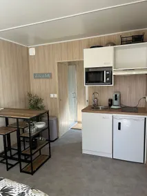Cozy wooden chalet with shared pool - Image 4