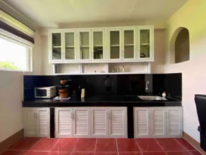 Spacious & Affordable 3BR Home | PS4 | Karaoke - Image 3