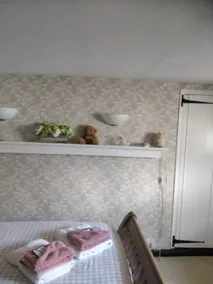 Idyllic Thatched Farm Cottage in Bognor Regis - Image 2