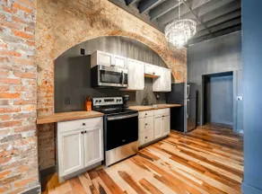 Studio Apartment w/ Beautiful View! - Image 3