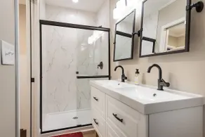 3 Bd/2 Bth Historic Cape Cod | 5 Min Sports Center - Image 4
