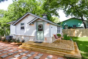 The COOP - 1900's renovated house in town Boerne. - Image 3