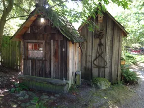 Cozy Coop Tiny House - Image 5