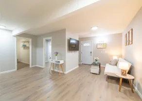 Modern 8B/5B - Spacious Home in Santa Clara - Image 3