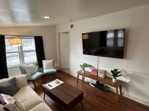 Cozy Home in the Heart of Alfred - Image 4