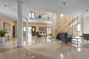Evelyn Villa - Image 5