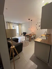 Centrally located and cozy ground floor apartment - Image 4