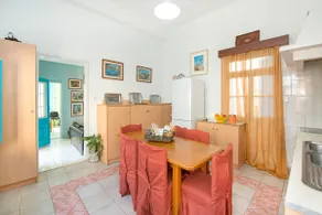 Ground floor apartment in a mansion - Image 3