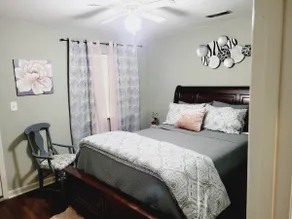 Hidden 1BR Gem 1.3M from FSU+Self-check+Parking - Image 2