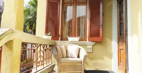 Italian ambience with a garden near the lake - Image 5
