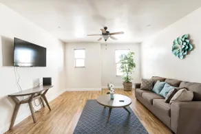 Family-Friendly 4BR Fast Wi-Fi | Near Downtown Sac - Image 2