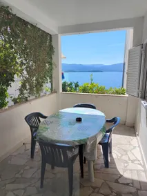 Villa Vedran appartement Vedran B avec chaises longues face à la mer - Image 3