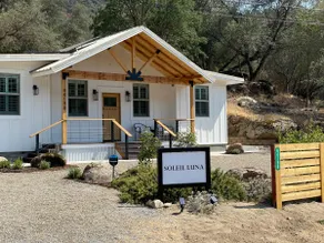 Luxury 2BR/2BA Home 2 Miles from Sequoia NP - Image 2