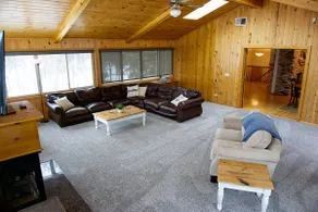 5 bdrm house w/HOT TUB across from Moore Lake Park - Image 3