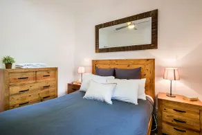 Avalon House: The Cattleman's - Image 2