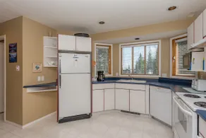 Ski Chalet, incredible views, hot tub and steps from skiing! - Image 3
