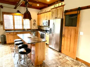 Okoboji Bunker House - Image 2