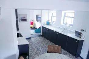 New street Luxury town house in the centre of Holt with free PARKING for one car - Image 2