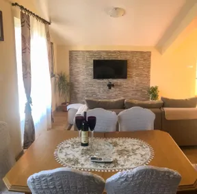 Peaceful family holiday apartment ”Jovana” - Image 5