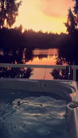 Lake Escape: Hot Tub& Sauna, Dock& Kayaks - Image 3