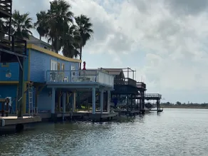 Affordable Waterside Vacation Home Rental - Image 2