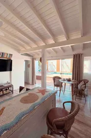 House with pool at Santinho Beach - Image 3