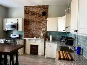 Charming Downtown Apartment in Georgetown, KY - Image 4