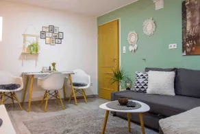 Small cozy apartment with garden & pool - Image 5
