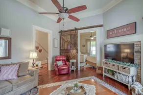 Cozy DT Cottage; Hottub & Pool; Porch & Fire pit - Image 5